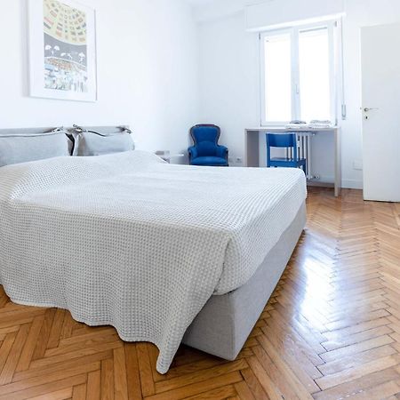 Appartamento Milan Flat 5 Min From Duomo With Park For Small Cars Esterno foto