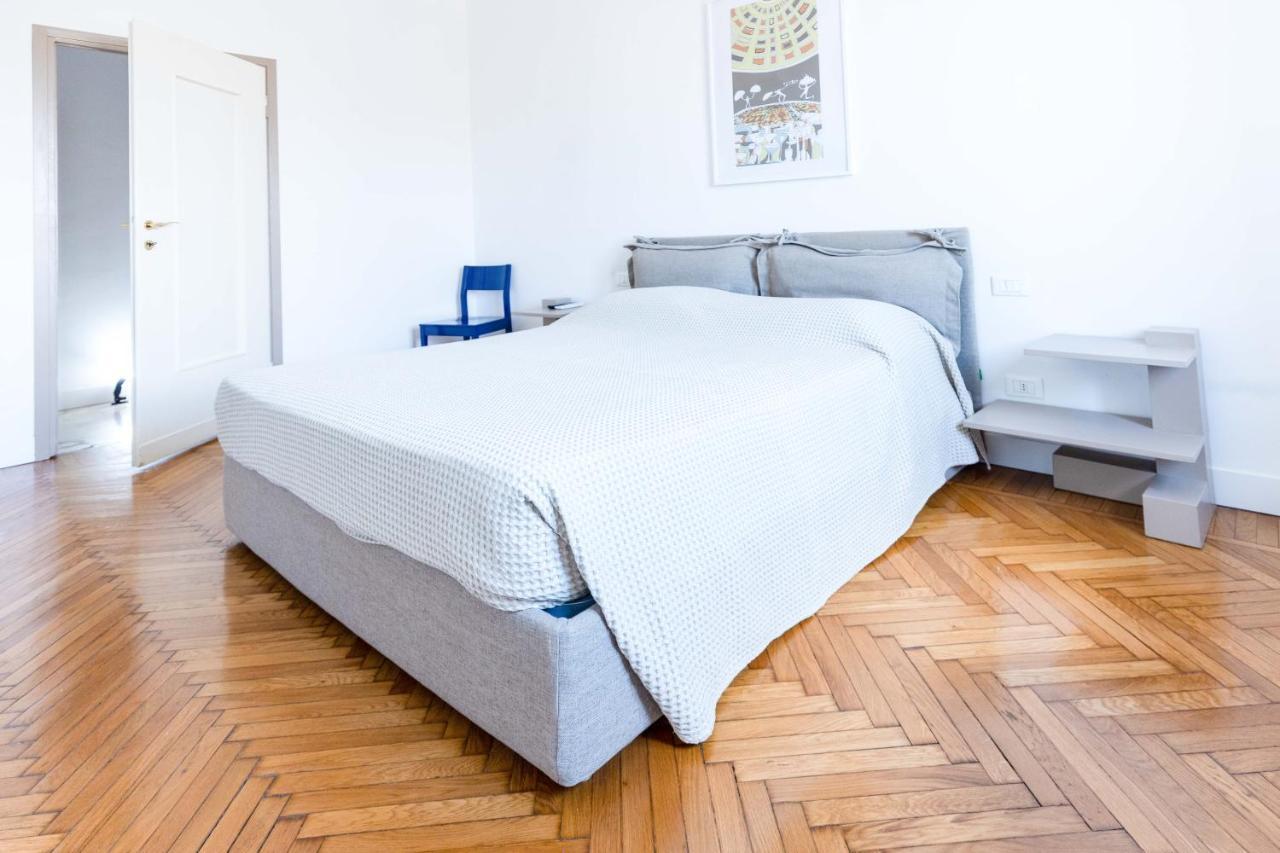 Appartamento Milan Flat 5 Min From Duomo With Park For Small Cars Esterno foto